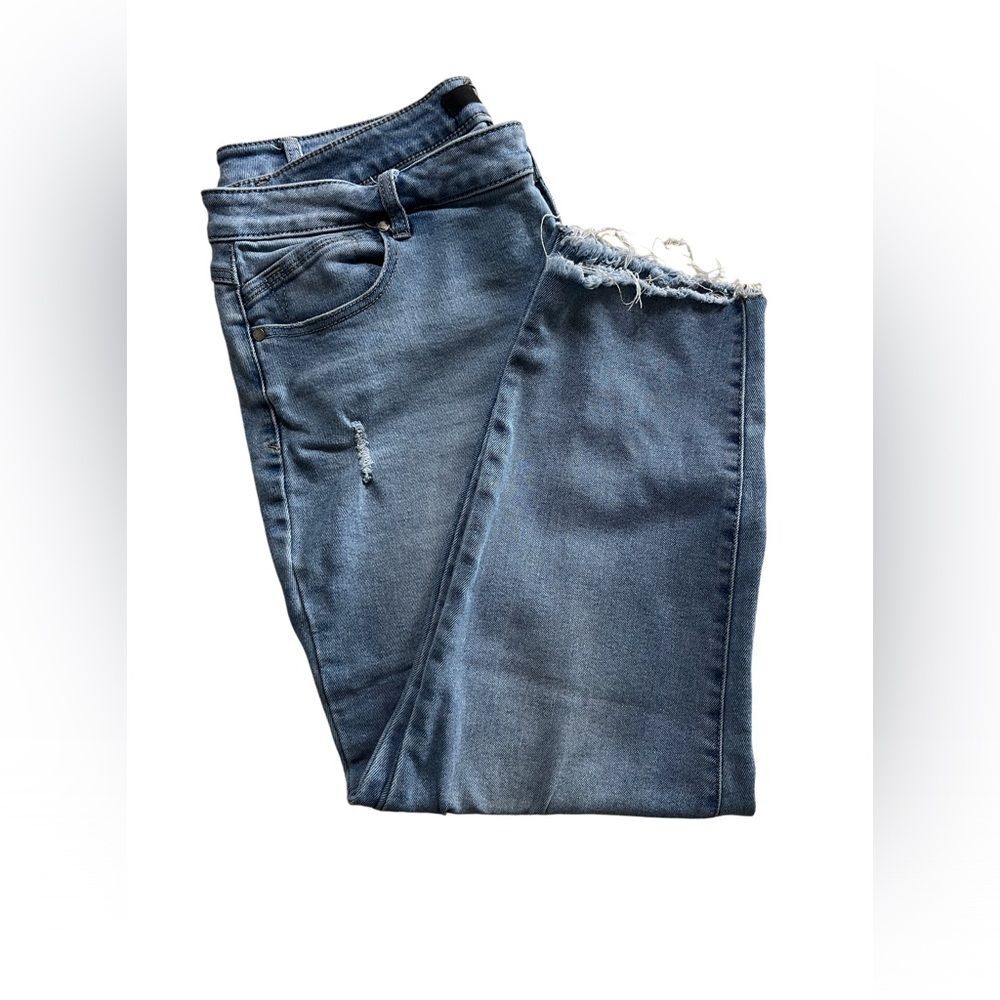 1822 Lightwash crop distressed jeans 18W - Picture 3 of 9